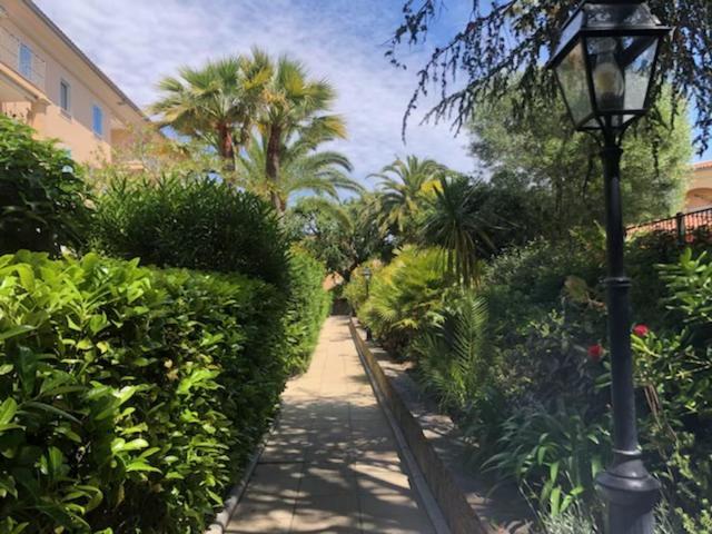 Belle Residence Au Centre De Saint Tropez Avec Piscine Et Garage Exteriér fotografie